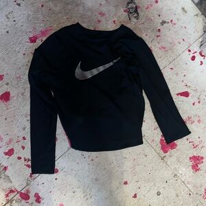 crop top nike